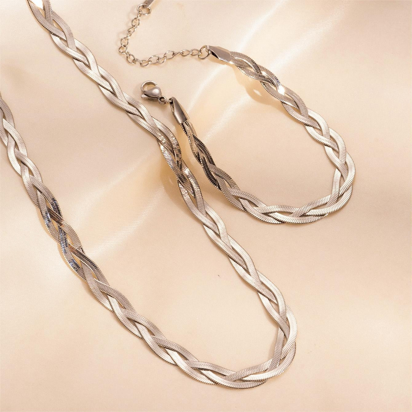 Sleek Stylish Alloy Jewelry For Women